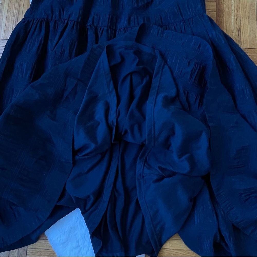 MOON RIVER Navy Blue Tiered Puff Sleeve Midi Dress - Size M - Picture 9 of 10